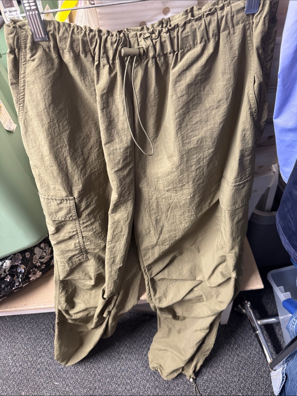 Love tree parachute pants L // 082733